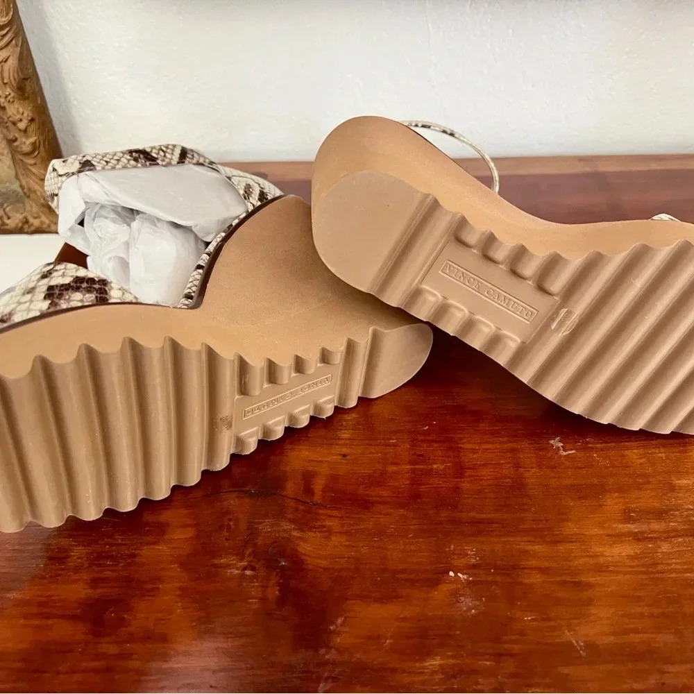 Vince Camuto Snakeskin Size 9 Wedges 4.5” Heel New W/O Tags or Box - Picture 4 of 7